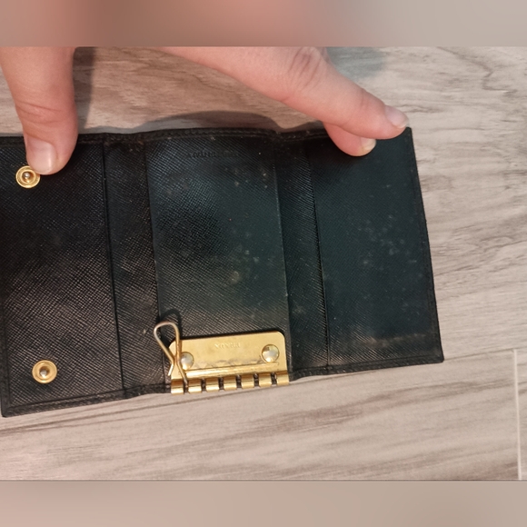 PRADA triangle Plate Tri-fold 6 rows Key Case - Picture 6 of 9